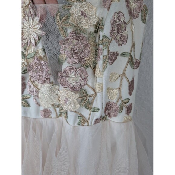 Nights by WeezeMe‎ Pink Floral Embroidered Maxi Gown Size 2 - Picture 3 of 9